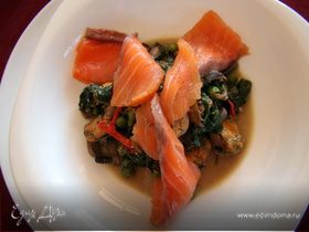 Салат с кальмаром и грибами - 100 рецептов: Салат из морепродуктов | Foodini